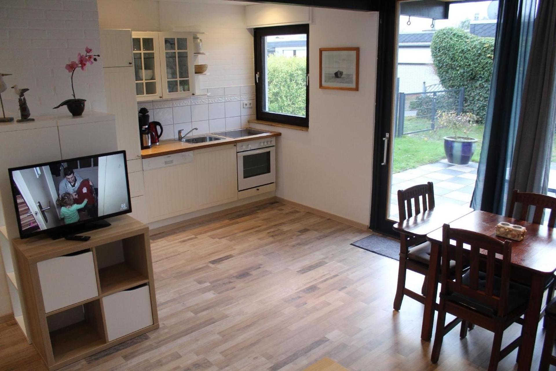 Schoenes Ferienhaus In Tossens Mit Schoenem Garten Butjadingen Exterior foto