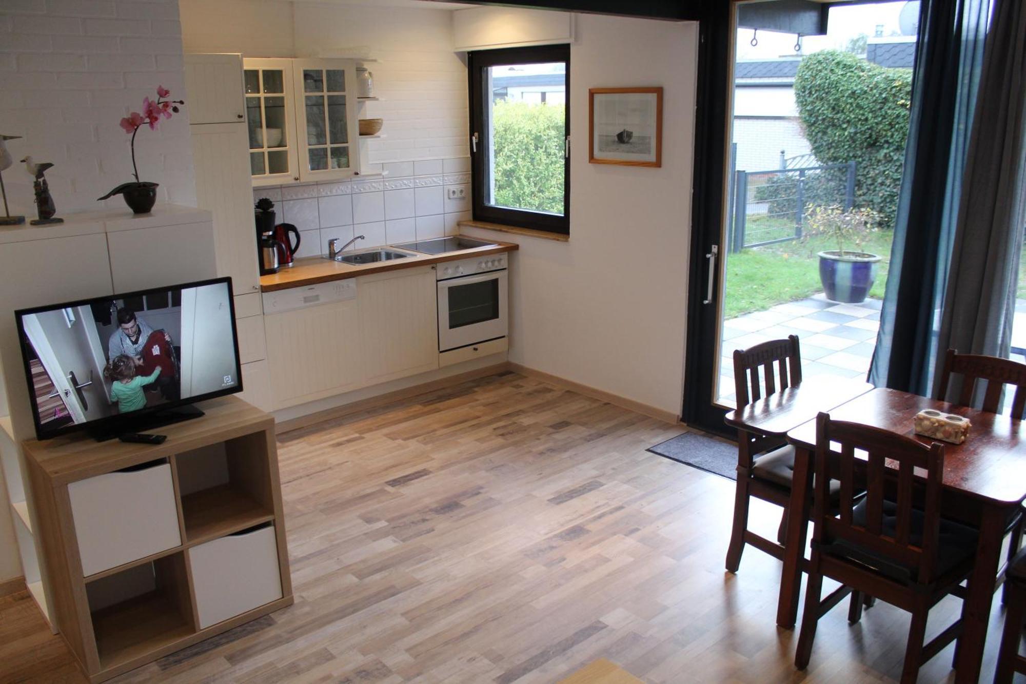 Schoenes Ferienhaus In Tossens Mit Schoenem Garten Butjadingen Exterior foto